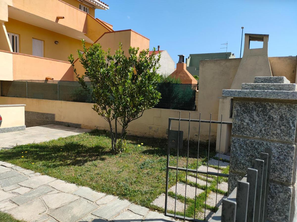 Oasy2 Appartement Villasimius Buitenkant foto